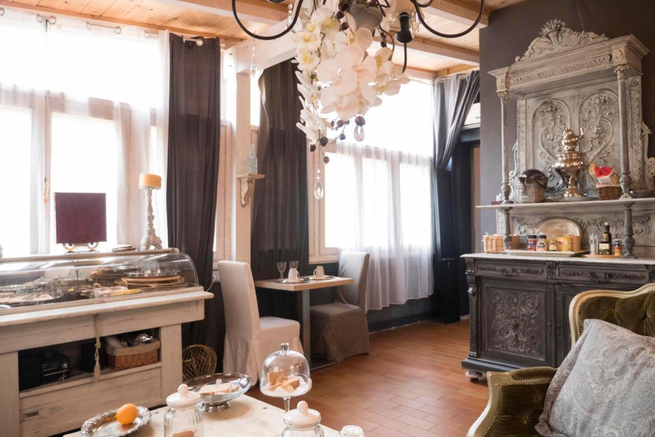 Les Chambres De Amelie B&B Болонья Экстерьер фото
