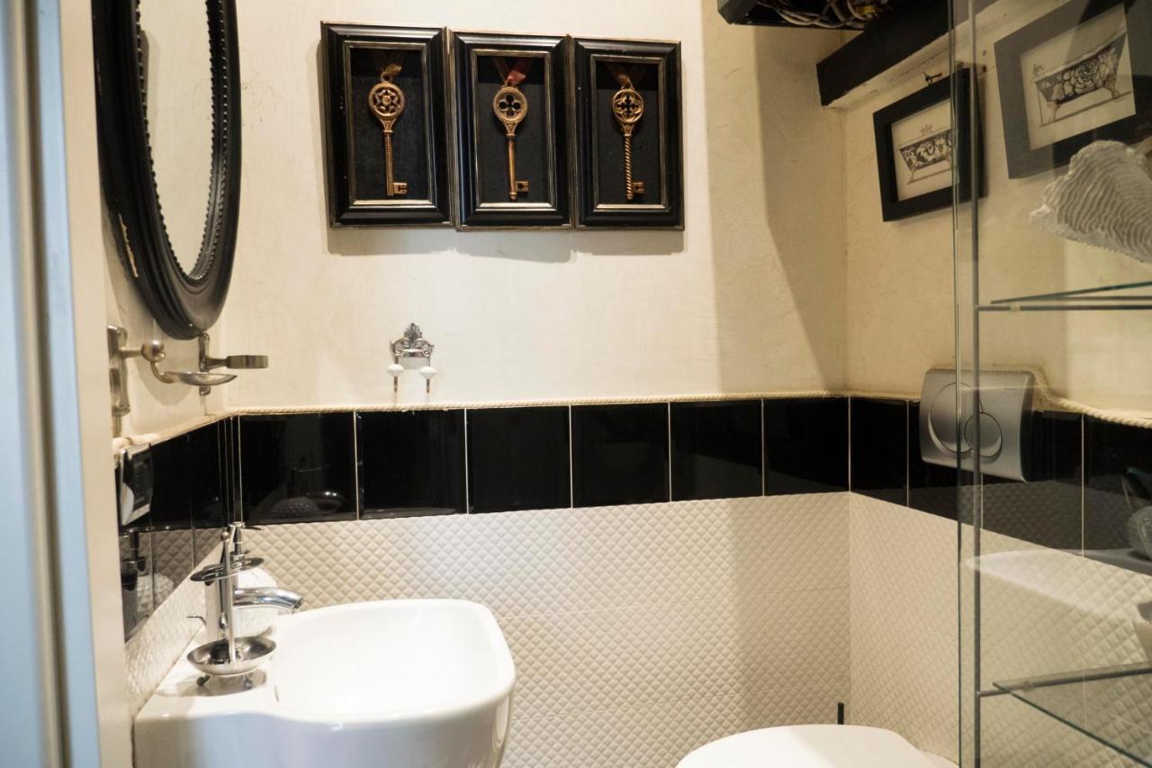 Les Chambres De Amelie B&B Болонья Экстерьер фото